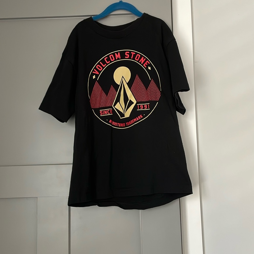 Volcom T shirt. Size Medium